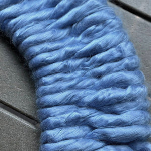 Viscose combed top (sliver) - SEPTEMBER - DHG - TWO OUNCE PACK - m