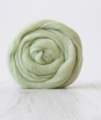 Corriedale combed top hand dyed from Italy LILY OF THE VALLEY - DHG  - one ounce - m