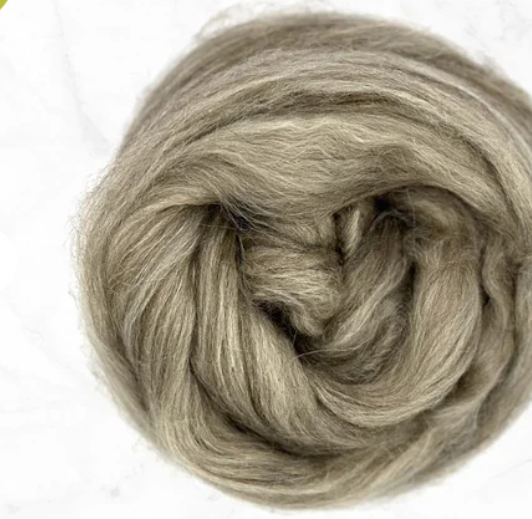 *** VANILLA BEAN Polwarth, Llama, and Tussah Silk Blend Combed Top!  4 Ounces - Sold by Jessica